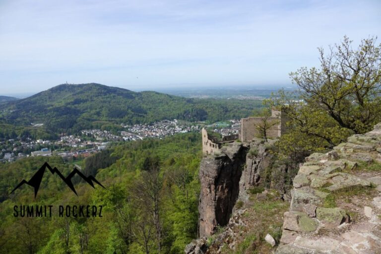 ritterplatte: blick auf burgruine